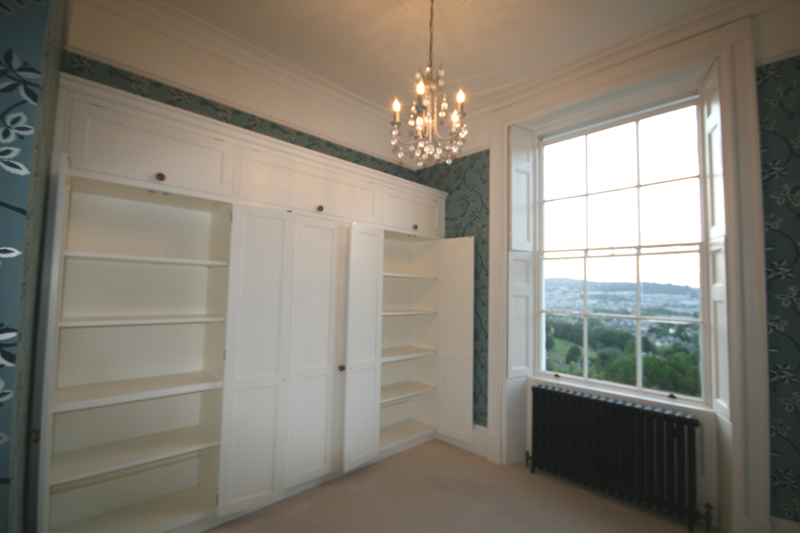 Back to Painted wall-to-wall Wardrobes